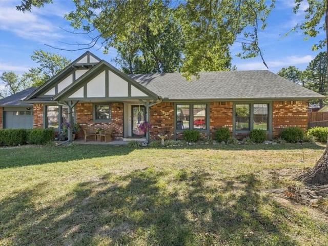 House for sale in Claremore, Rogers County
