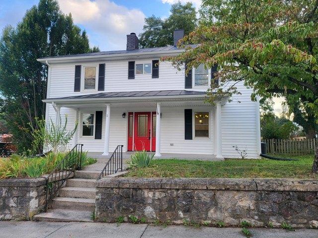 House for sale in Newtown, Staunton