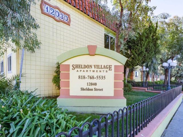 Apartment for rent in Canoga Park, California