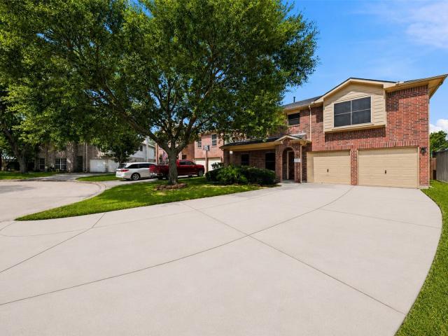 House for sale in Pinehurst, Texas