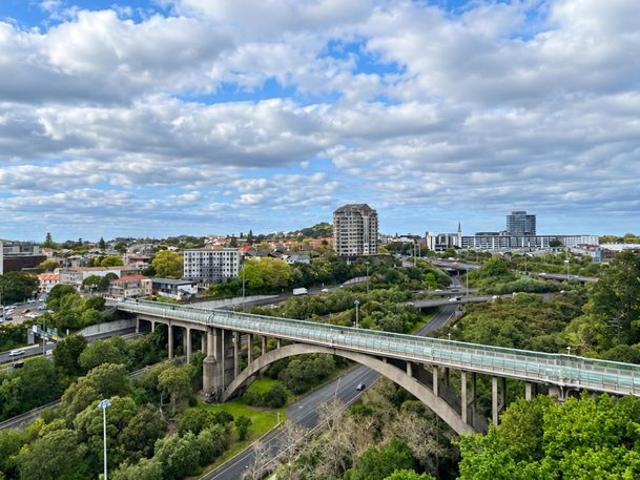 Apartment for rent in Newton, Auckland