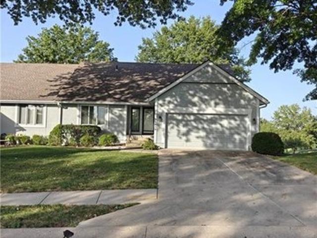 Townhouse for sale in The Villas, Kansas City