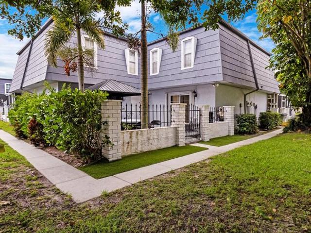 Townhouse for sale in Wellington, Palm Beach County