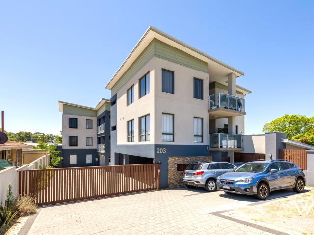 Apartment for sale in Cloverdale, Western Australia