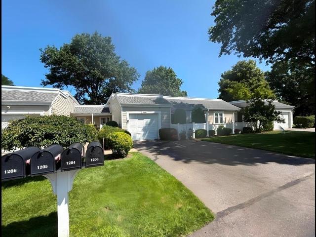 Condo for sale in Smithtown, New York