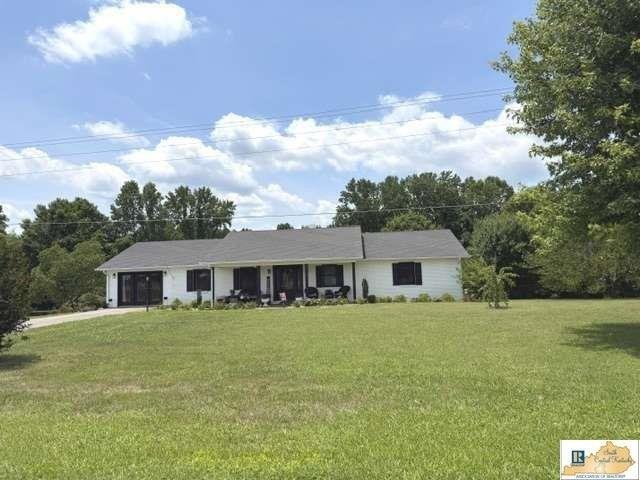 House for sale in Gamaliel, Kentucky