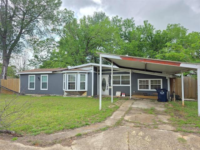 House for sale in Milam, Texas