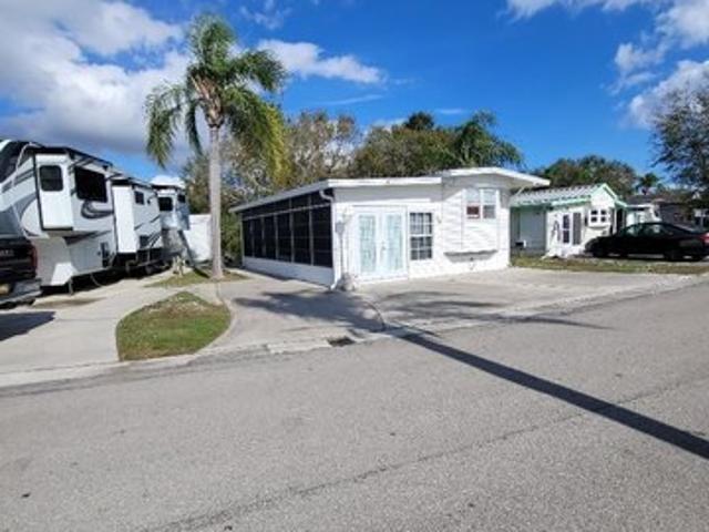 House for sale in Moore Haven, Florida