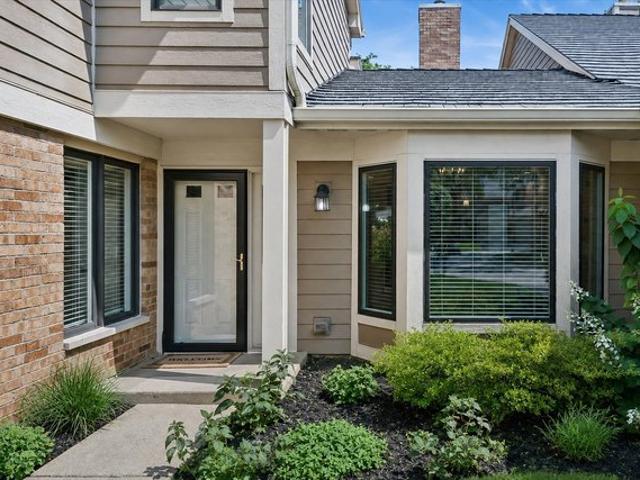 Townhouse for sale in Libertyville, Illinois
