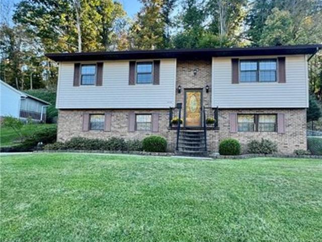 House for sale in Rock Lake Village, South Charleston
