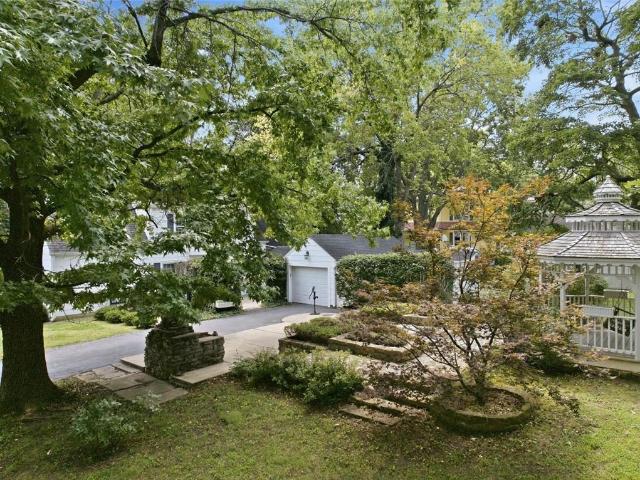 House for sale in Harrisonville, Missouri