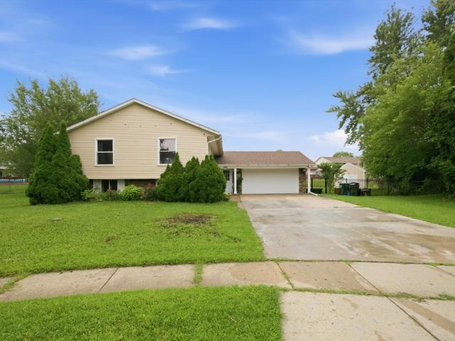 House for sale in Streamwood, Illinois