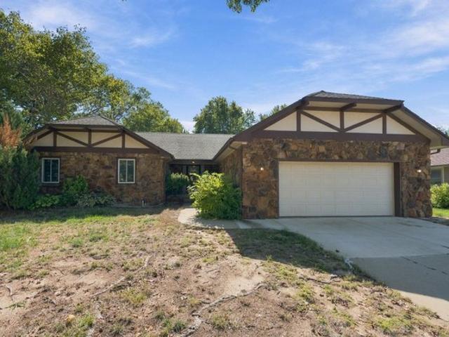 House for sale in Derby, Sedgwick County