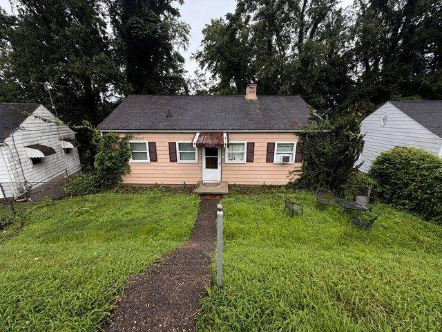 House for sale in Charleston, West Virginia