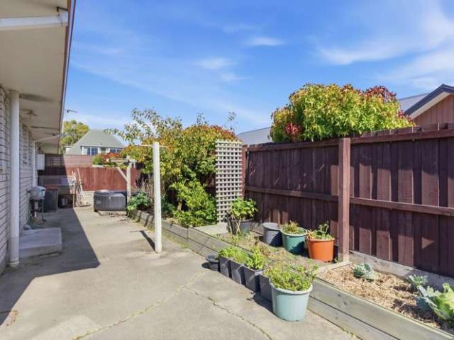House for sale in Chaslands, Canterbury