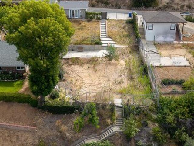 Land for sale in Altadena, California