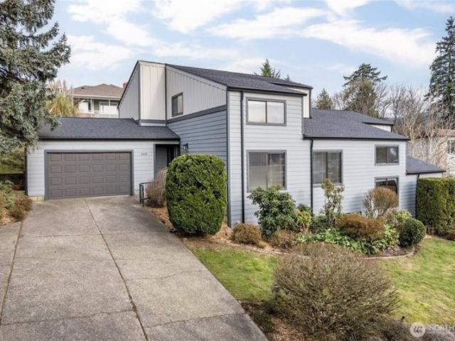 House for sale in Kelso, Washington