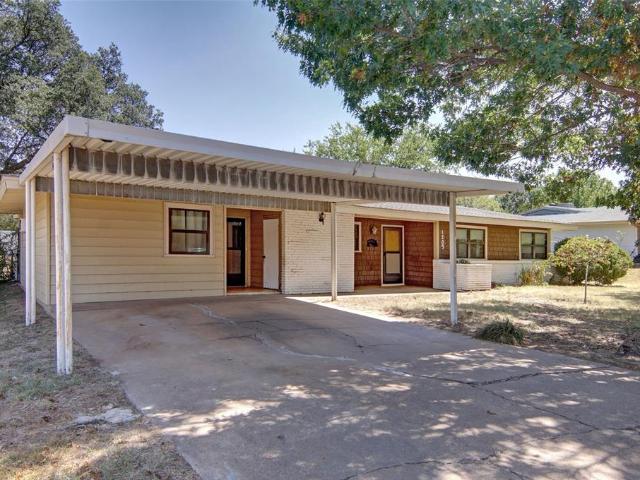 House for sale in De Young, Texas