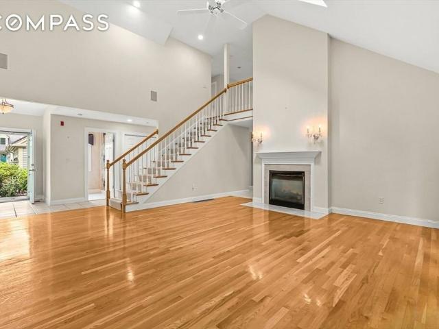 Condo for sale in Wayland