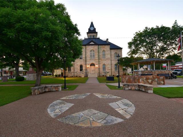House for sale in Glen Rose, Somervell County