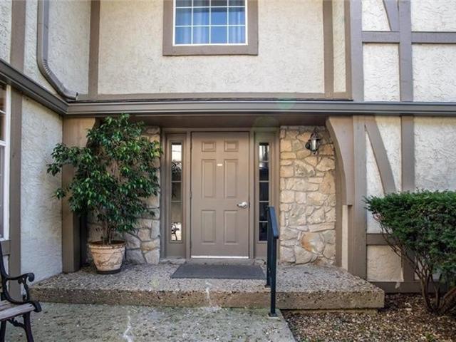 Condo for sale in Blue Springs, Jackson County