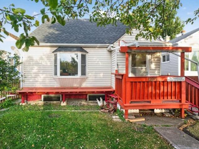 House for sale in Alberta Avenue, Edmonton