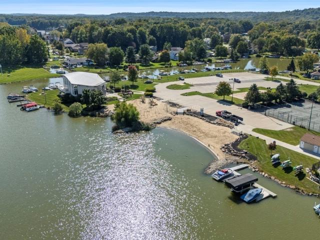 House for sale in Aurora Shores, Aurora