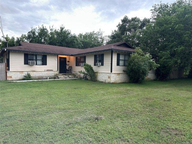House for sale in Milam, Texas