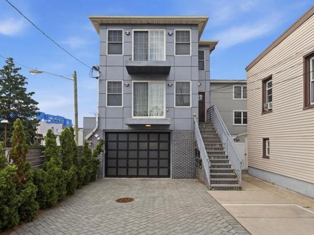Condo for sale in Hudson, New Jersey