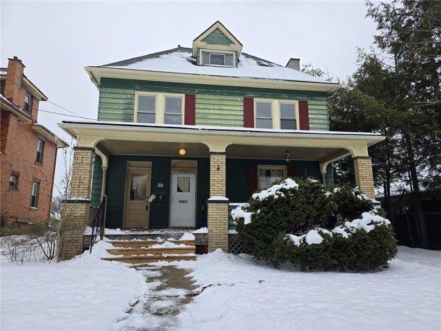 House for sale in New Castle, Pennsylvania