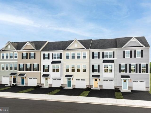 Townhouse for sale in Kearneysville, West Virginia