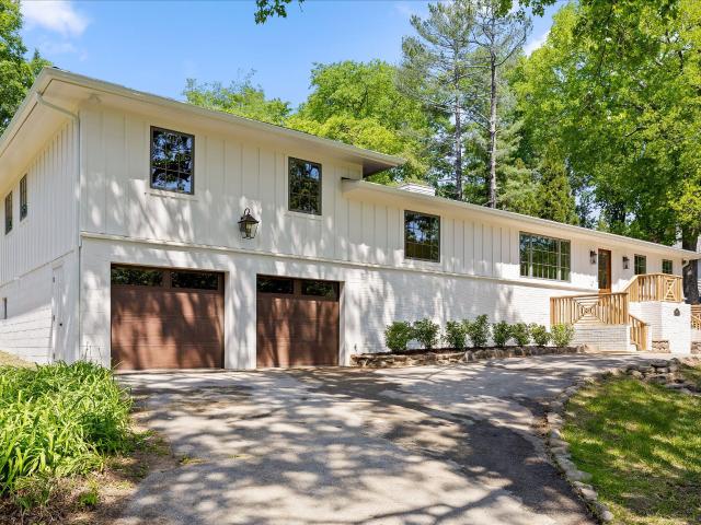 House for sale in Lookout Mountain, Georgia