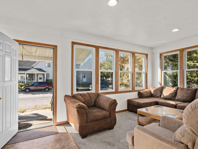 House for sale in Marinette, Marinette County