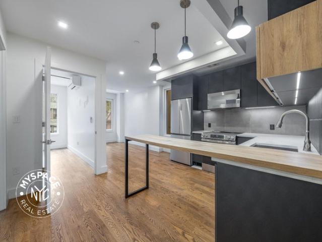 Room for rent in Arverne, New York