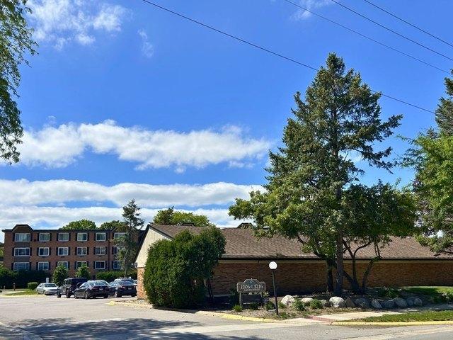 Condo for sale in Arlington Heights, Illinois