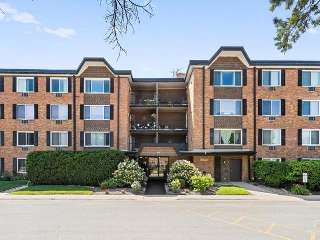 Condo for sale in Arlington Heights, Illinois