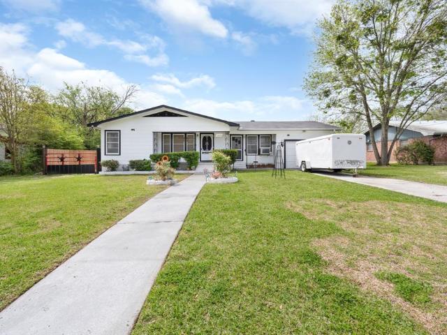 Property for sale in Clarksville, Texas