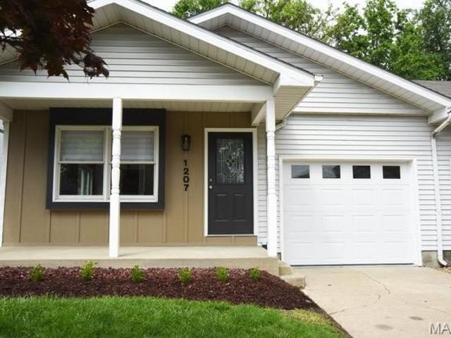 Townhouse for sale in Edwardsville, Illinois
