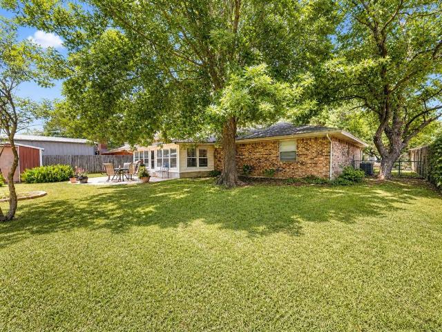 House for sale in Bowie, Texas
