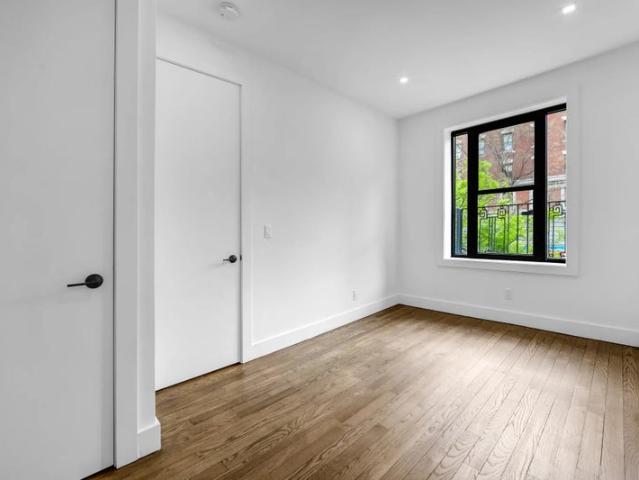 Room for rent in Arverne, New York
