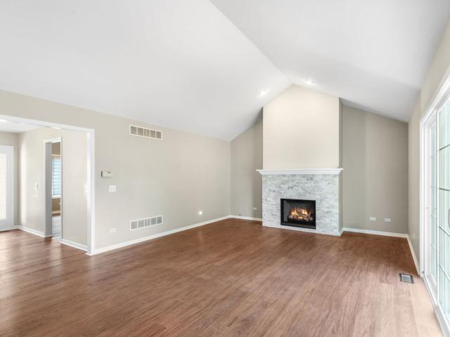 House for sale in Mchenry, Illinois
