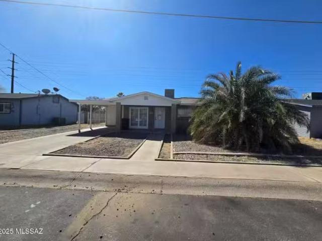 House for sale in Safford