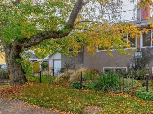 House for sale in Victoria, British Columbia