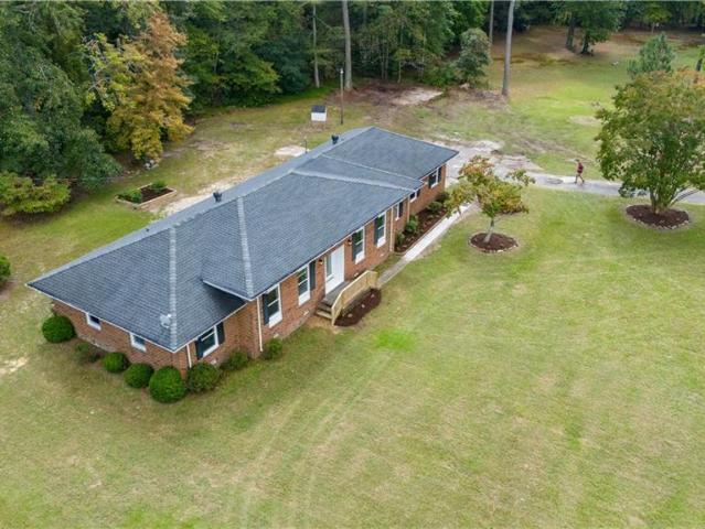 House for sale in Poolesville, Surry