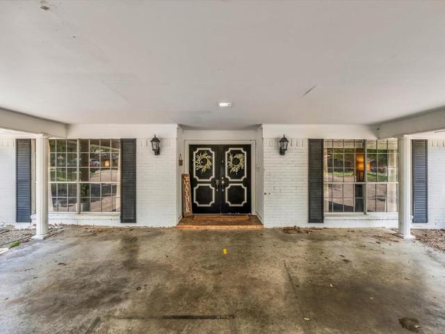 House for sale in Woodway, Texas