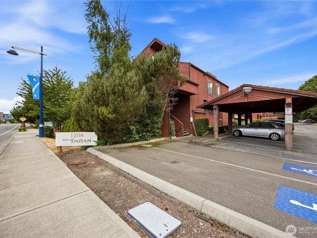 Condo for sale in Washington