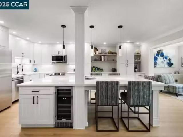 Condo for sale in Concord Condo for sale in Concord