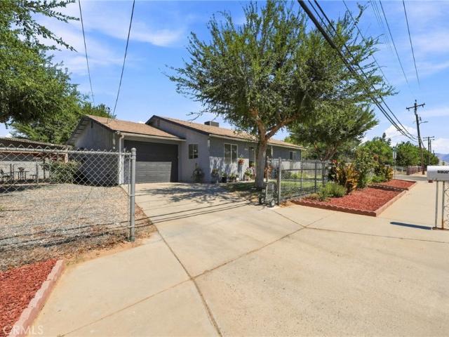 House for sale in Orange Cove, California