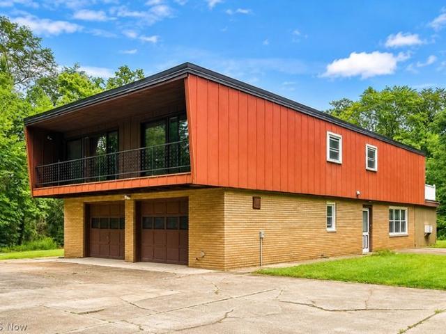 House for sale in Chardon, Geauga County