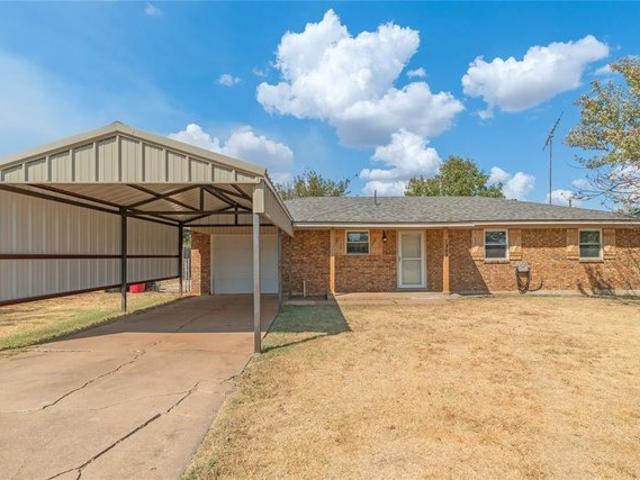 House for sale in Elgin, Comanche County